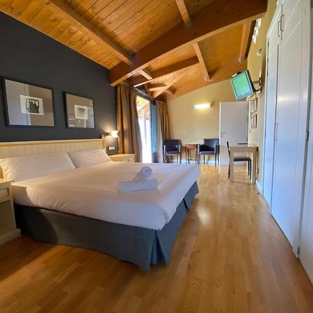 Roomrural Hotel Iru-Bide Lumbier Eksteriør billede