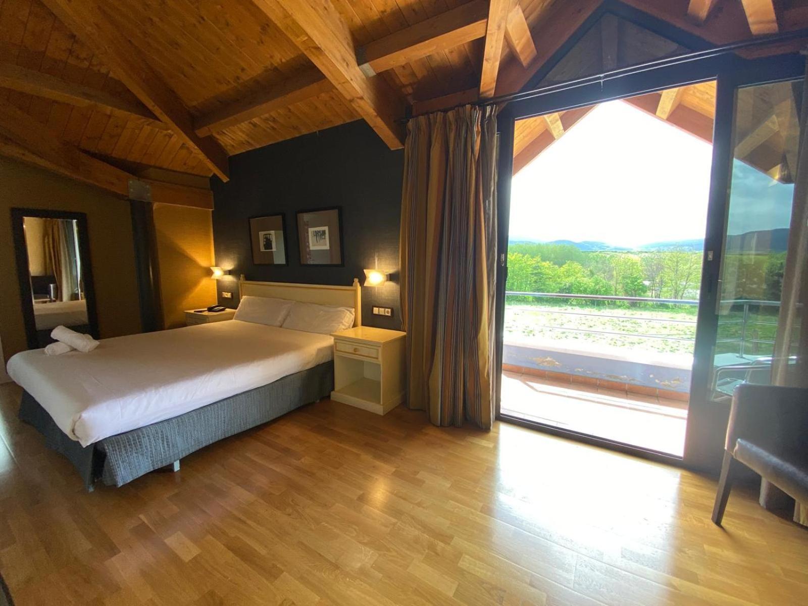 Roomrural Hotel Iru-Bide Lumbier Eksteriør billede