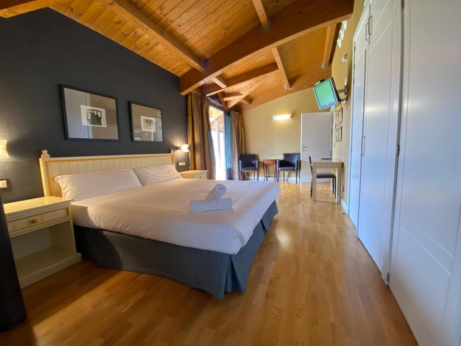 Roomrural Hotel Iru-Bide Lumbier Eksteriør billede