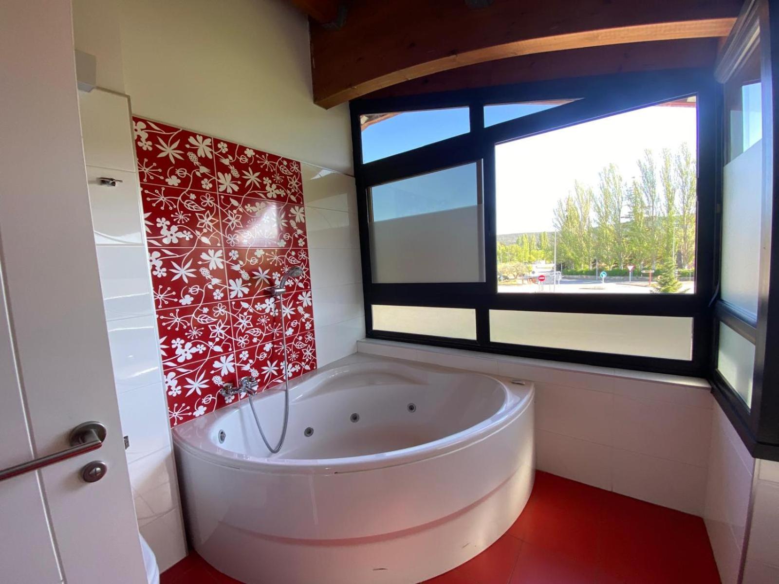 Roomrural Hotel Iru-Bide Lumbier Eksteriør billede