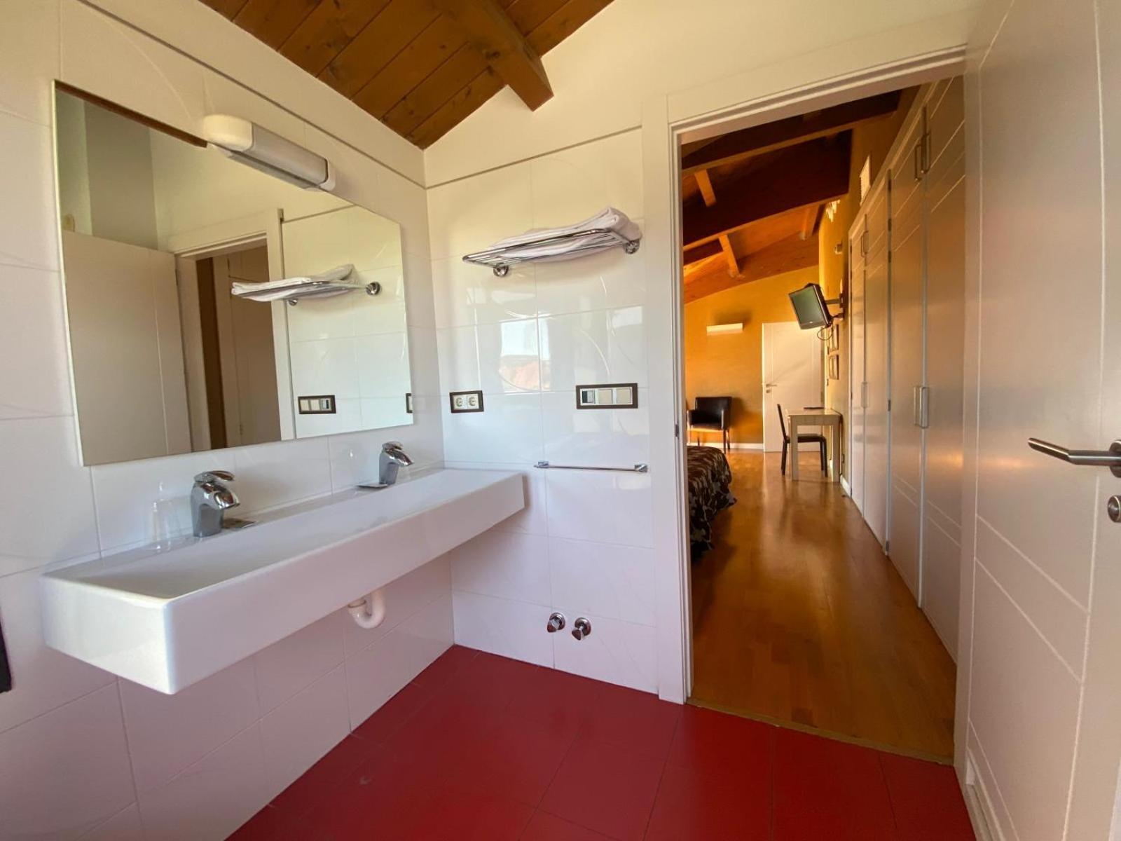 Roomrural Hotel Iru-Bide Lumbier Eksteriør billede
