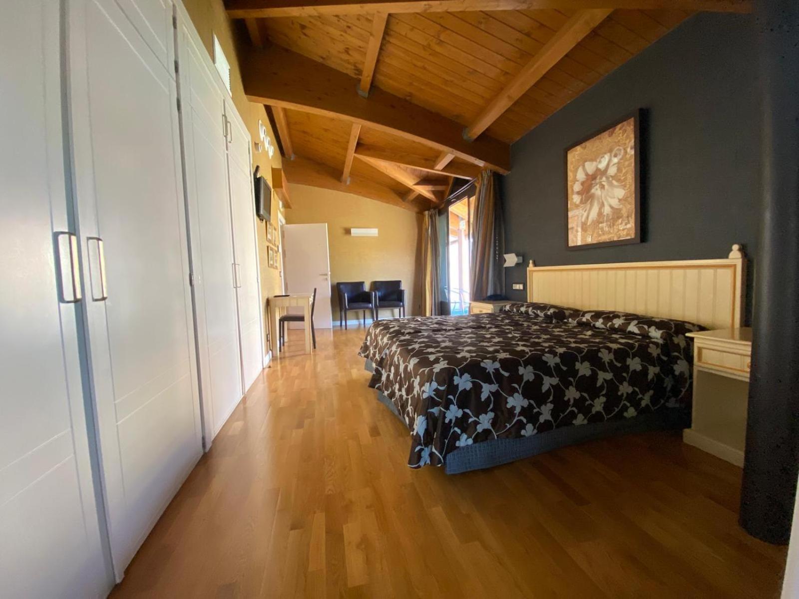 Roomrural Hotel Iru-Bide Lumbier Eksteriør billede